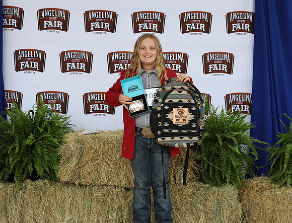 KadeeJoThompson_GrandCommercialHeifers